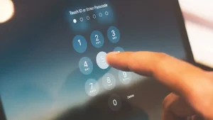Autenticación multifactor y control de acceso digital en un ayuntamiento