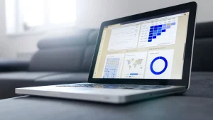 Cuadro de mando municipal con indicadores y análisis de datos públicos